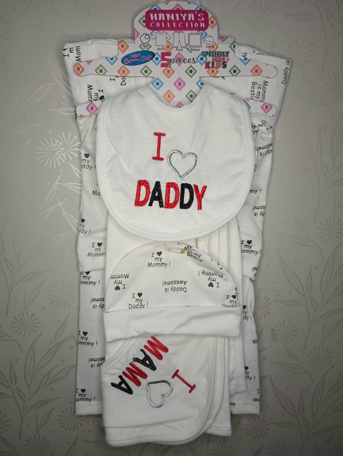 BabyDressUp | New Born Baby Starter 5 Pieces Set Unisex Baby Clothes - New Winter Arrival, Comfortable Baby Wear Inter-Lock Fabric I Love MOM & DAD Design Newborn Gift Set for new parents 0-3 Months Size Baby Outfit